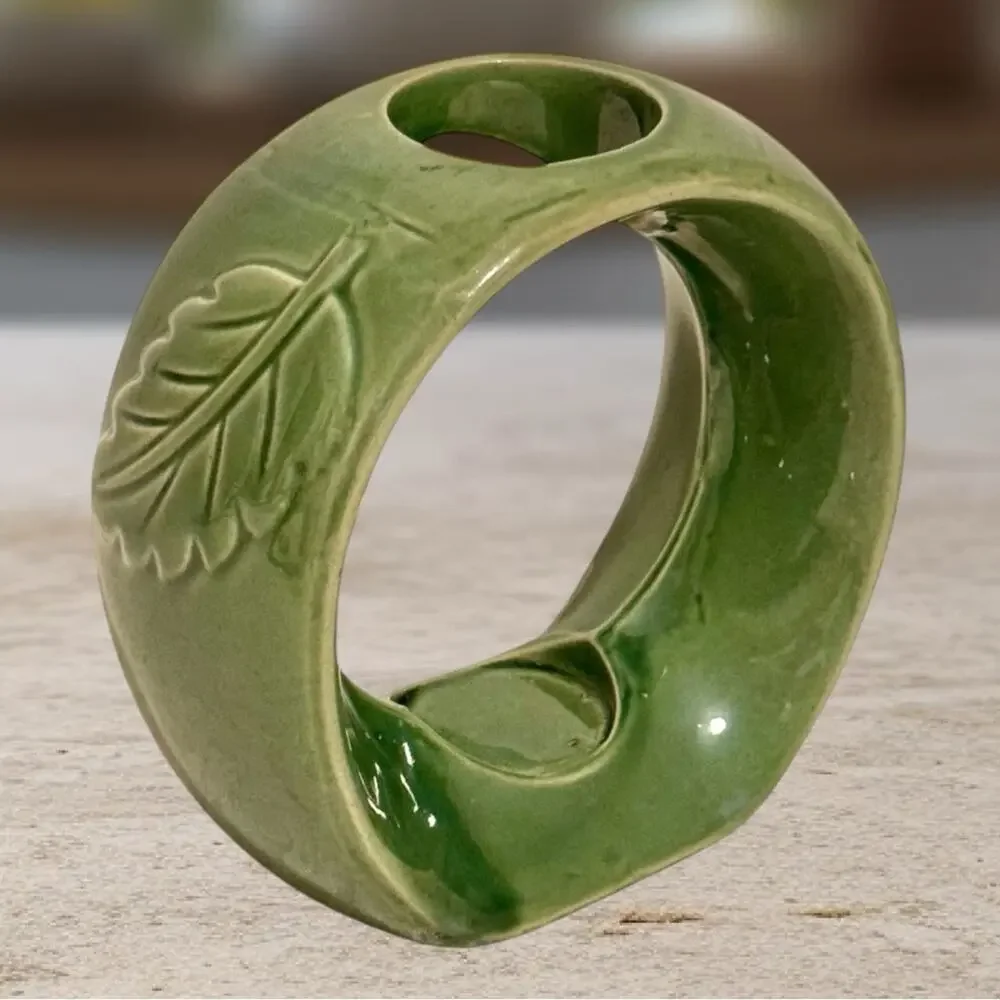Vintage Ceramic Pottery Sculptural Leaf Bud Vase Circular Retro Green Decor - Picture 6 of 6